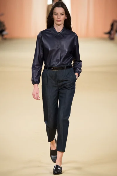 Look 15